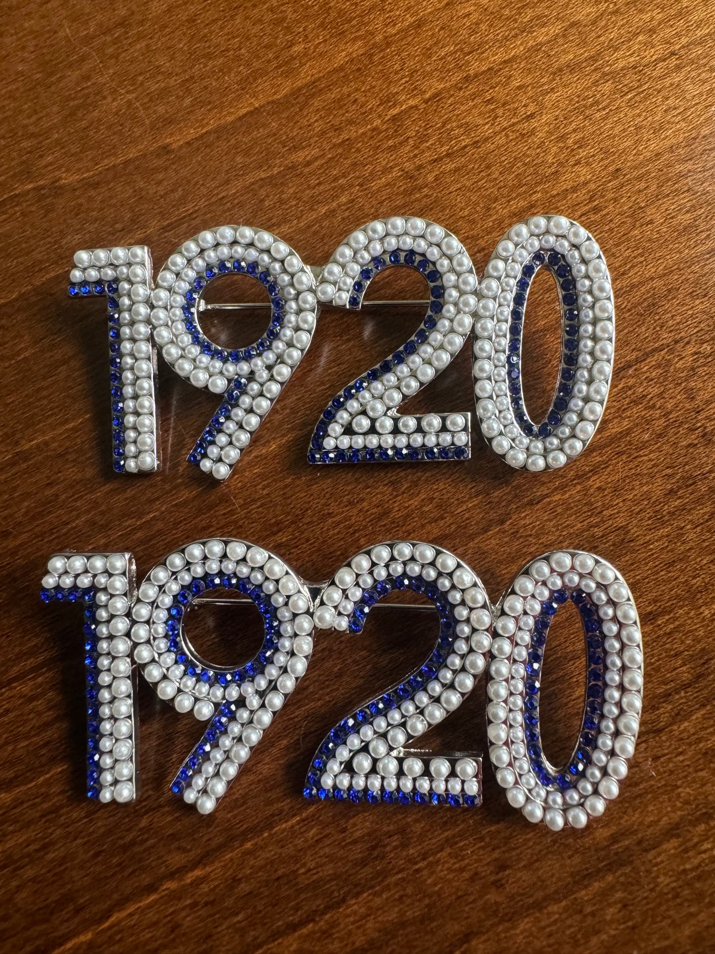 "1920" 3-layer lapel pin