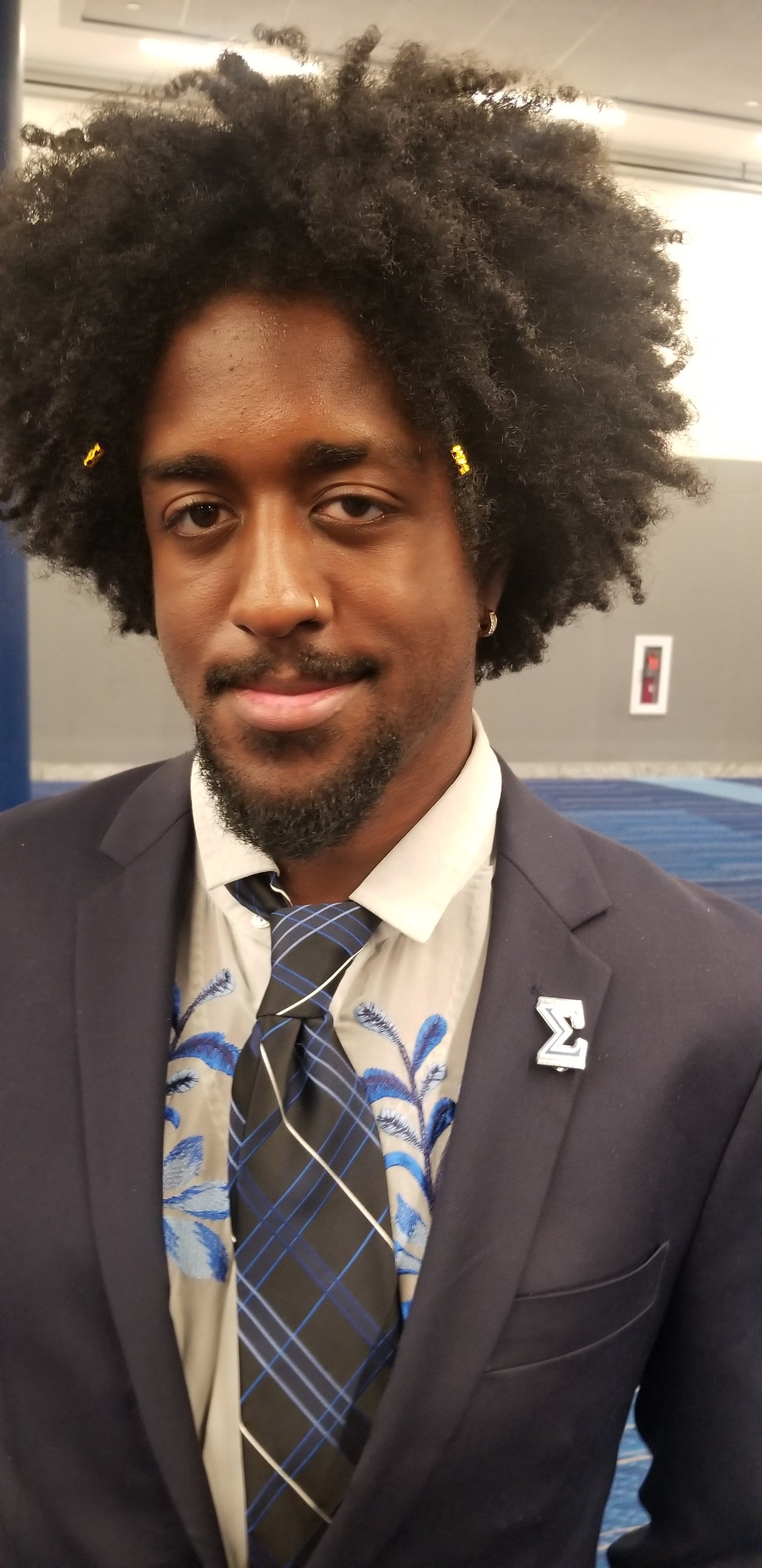 Sigma Motto lapel pin