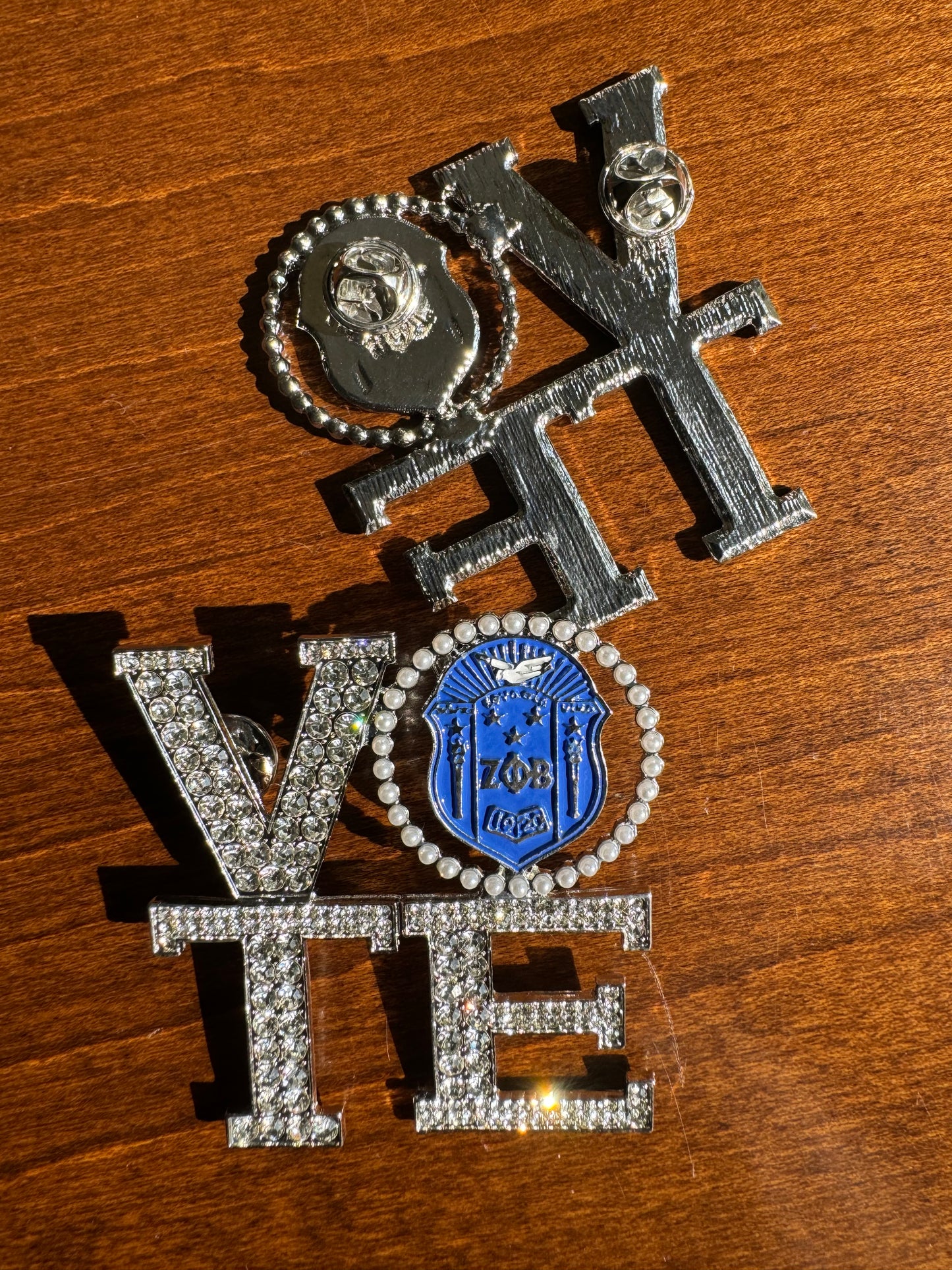 VOTE Zeta Pin