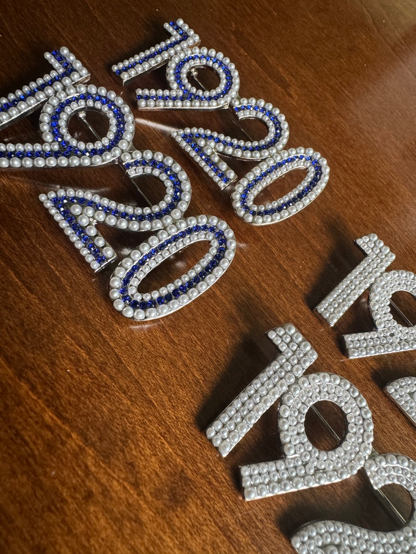 "1920" 3-layer lapel pin