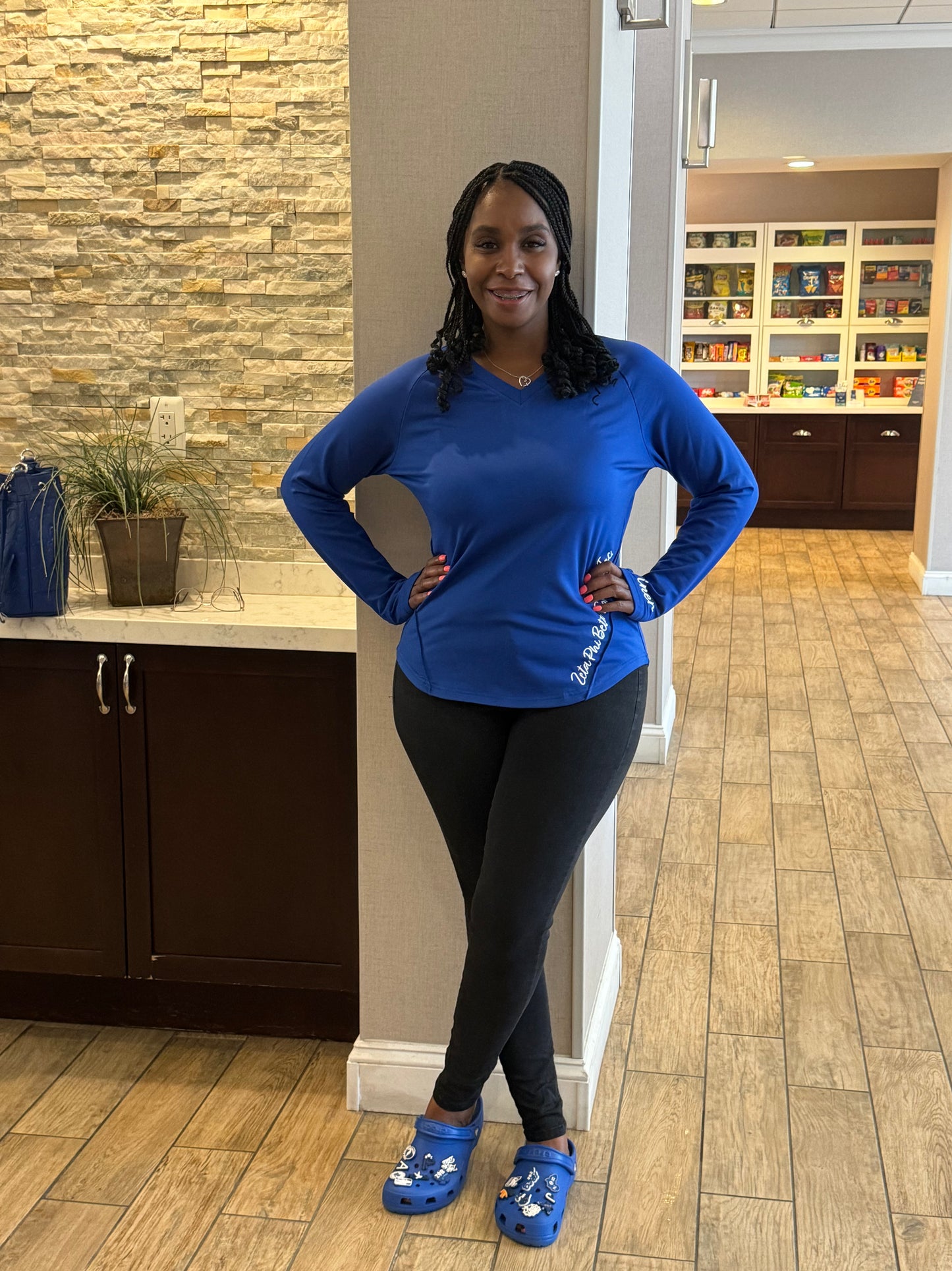 V-neck Heavyweight Zeta Pullover (WHITE or BLUE)