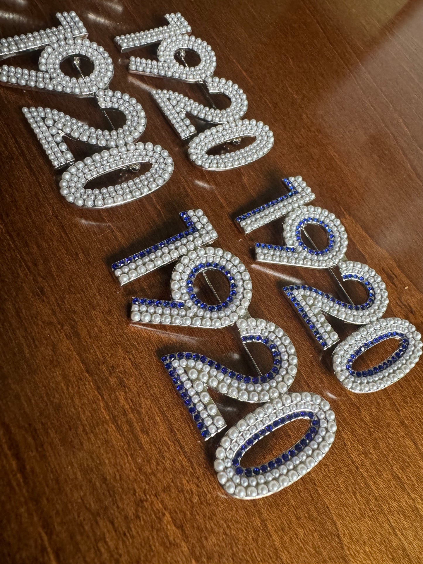 "1920" 3-layer lapel pin