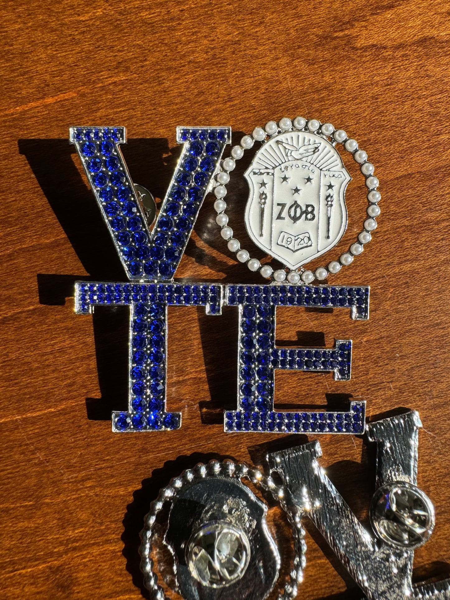 VOTE Zeta Pin
