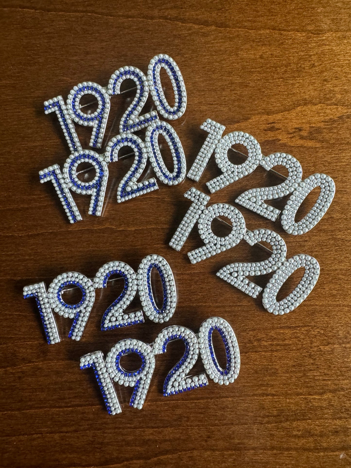 "1920" 3-layer lapel pin