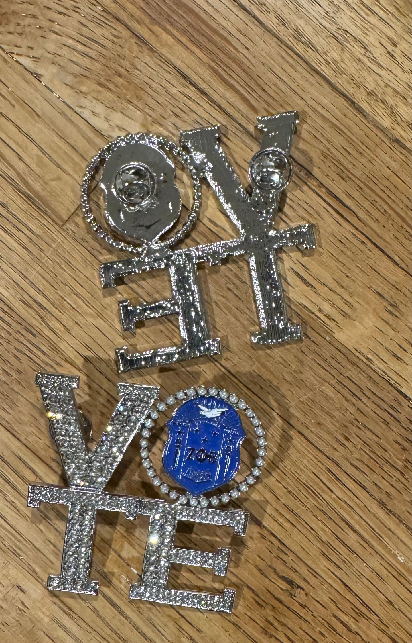 VOTE Zeta Pin