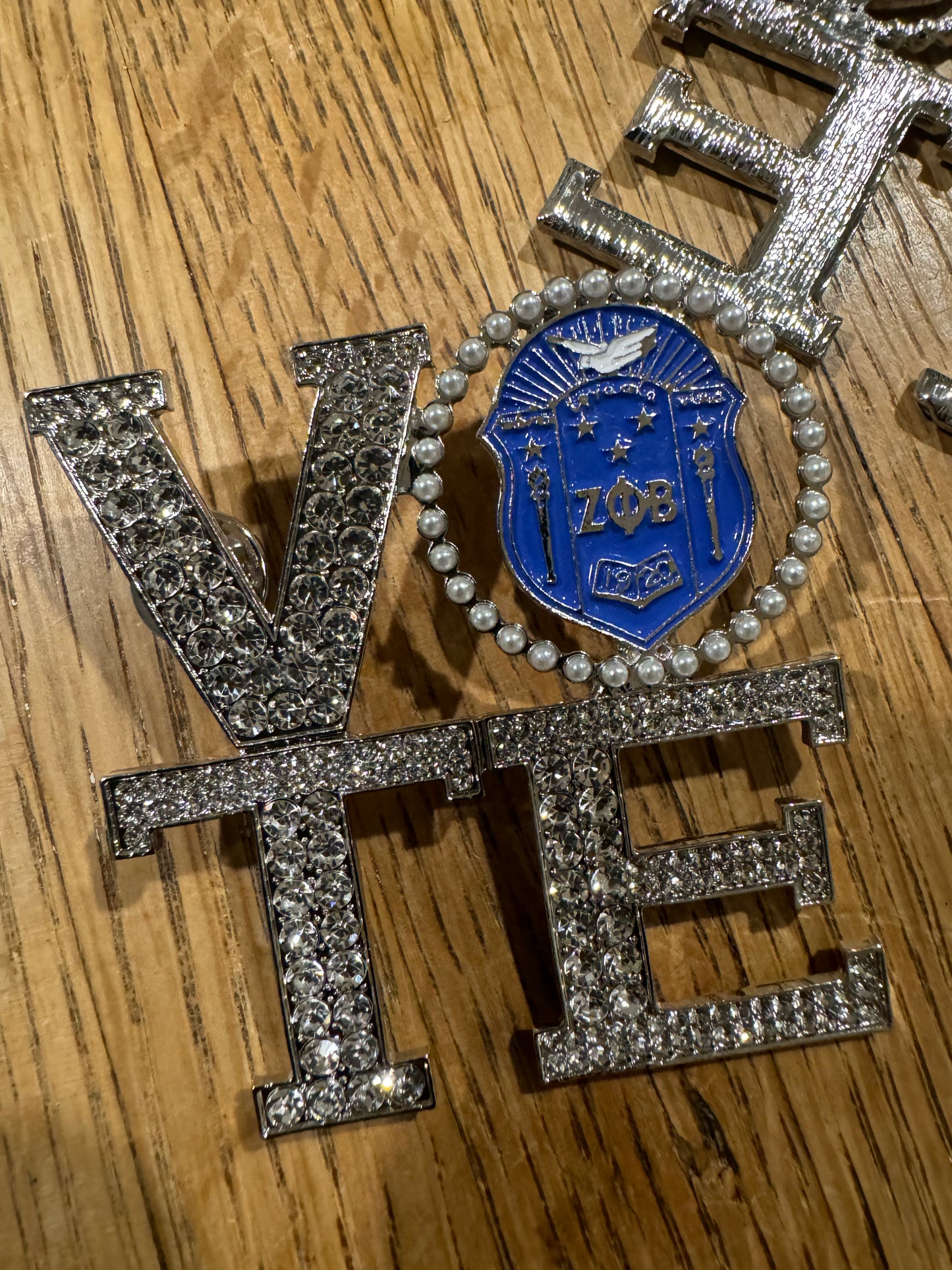 VOTE Zeta Pin