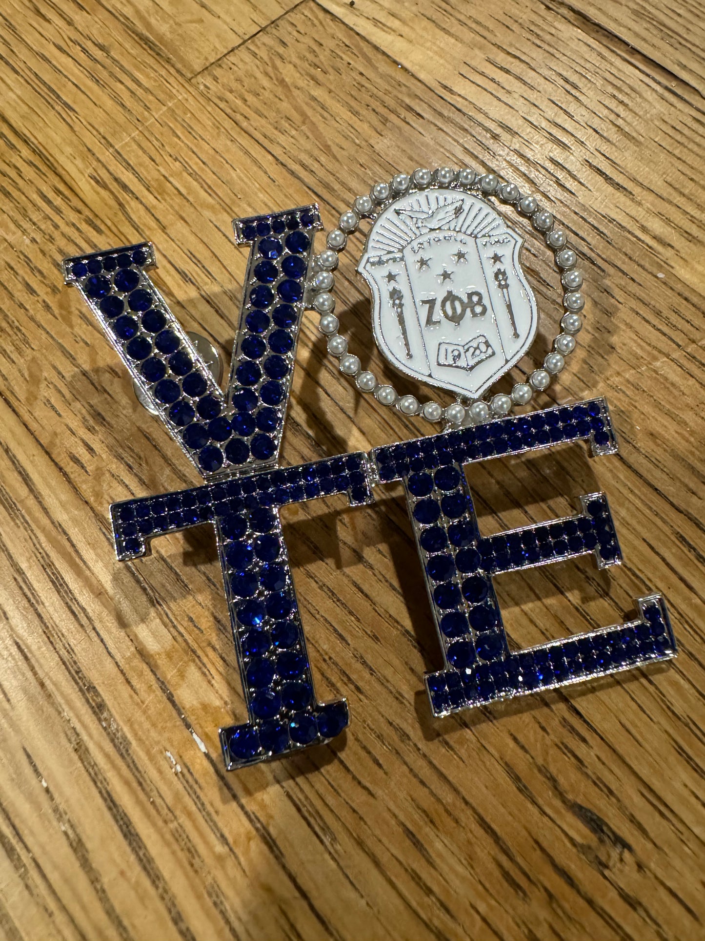 VOTE Zeta Pin