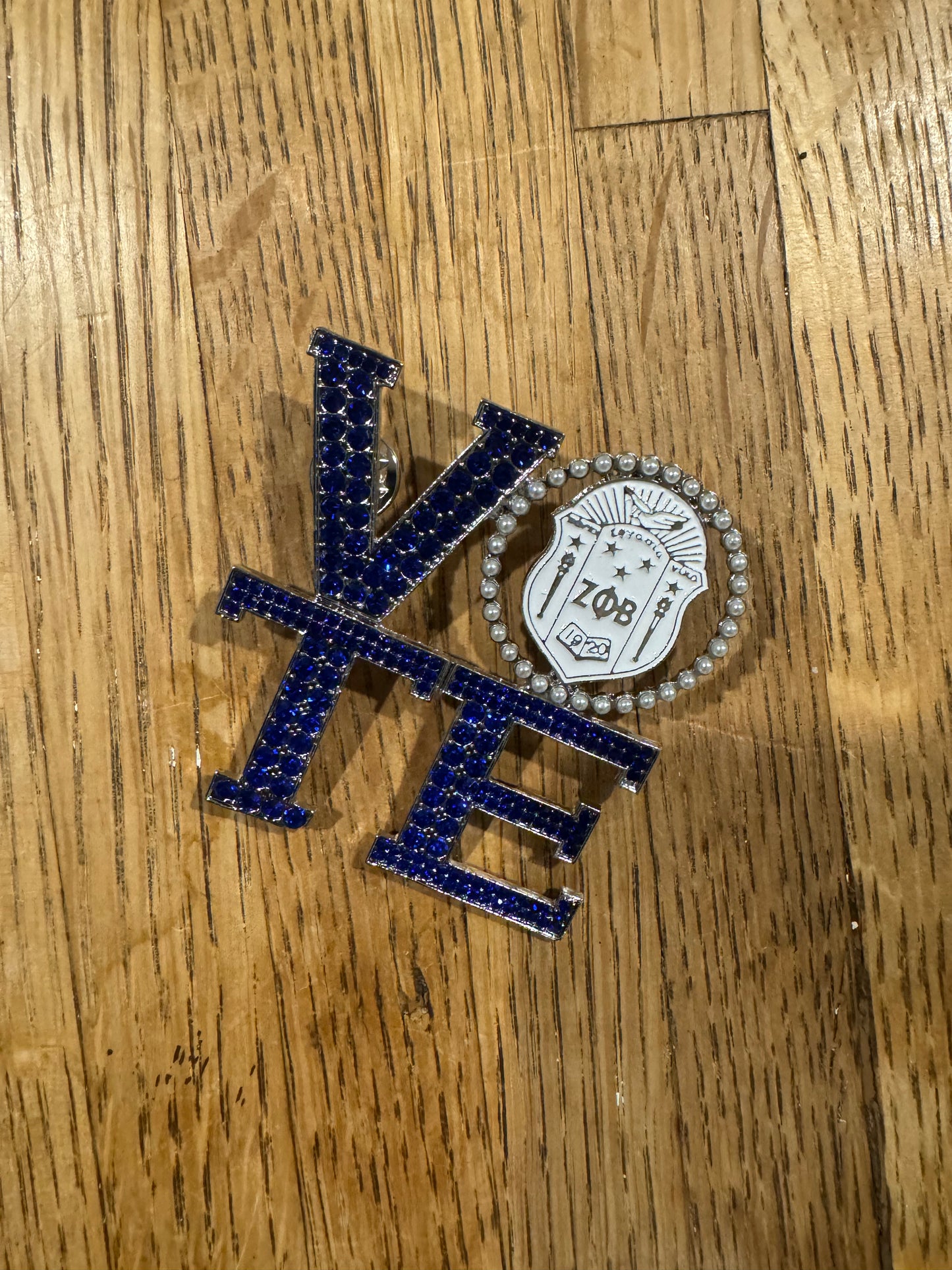 VOTE Zeta Pin
