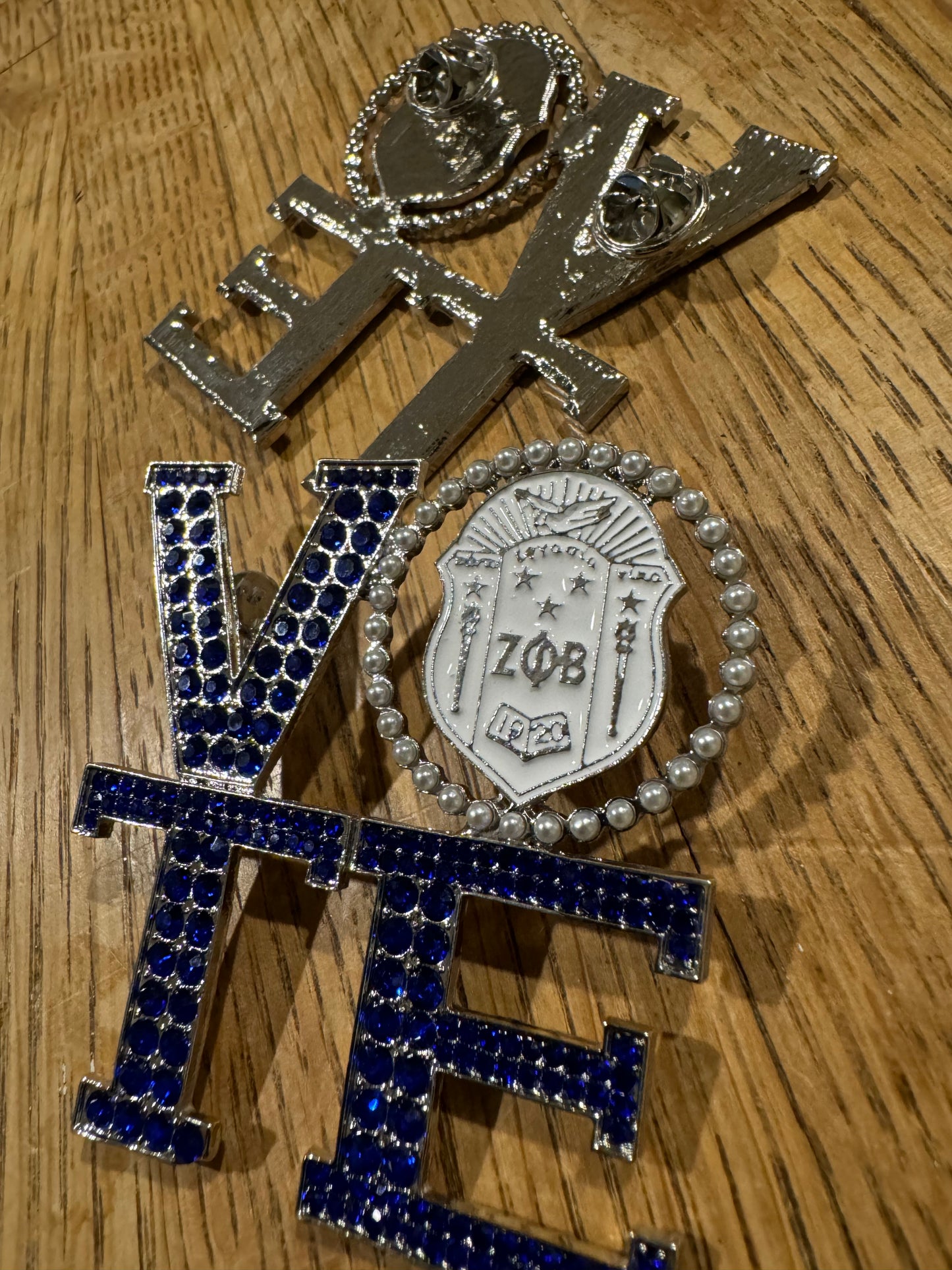 VOTE Zeta Pin