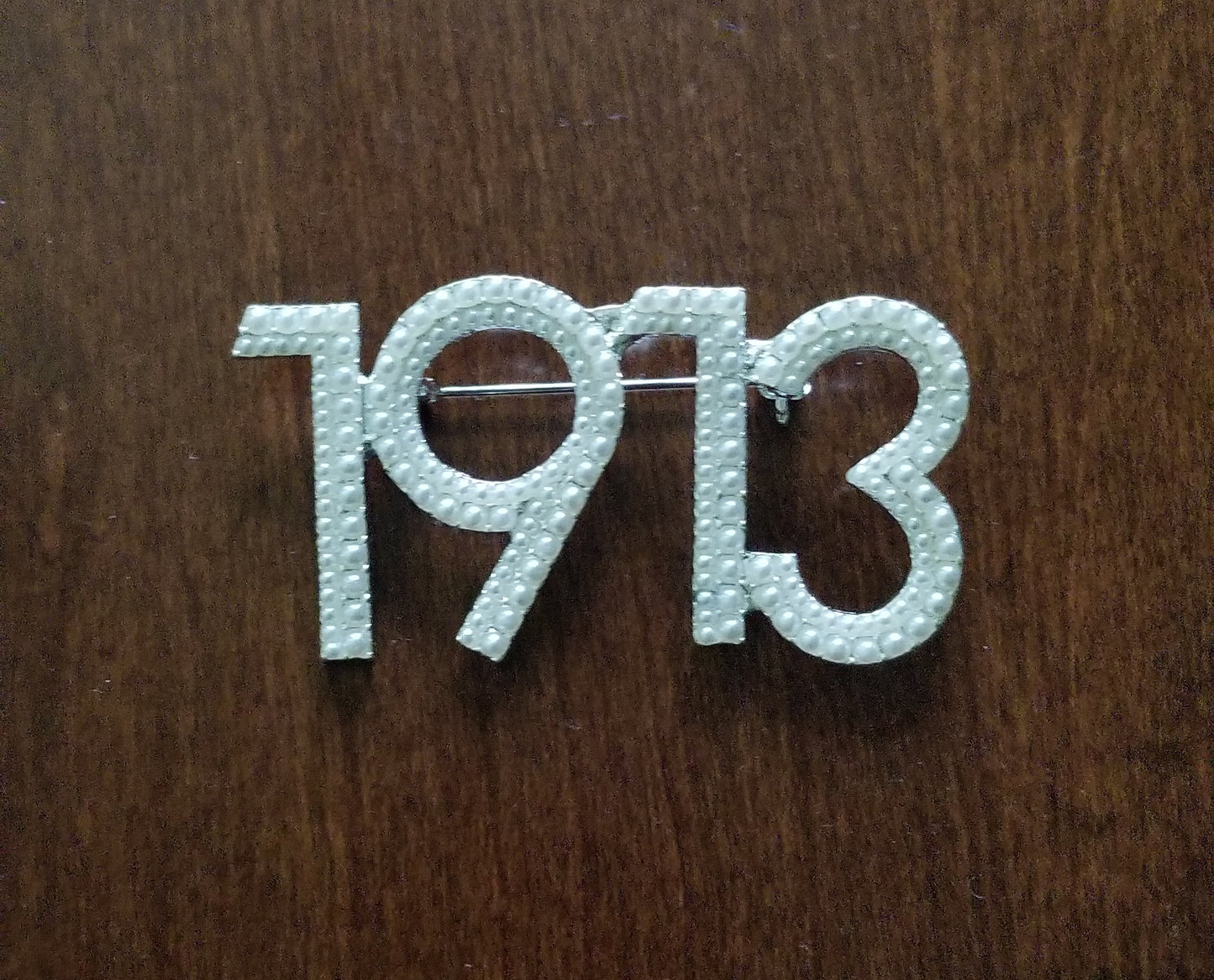 Founding Year Pearl lapel pin