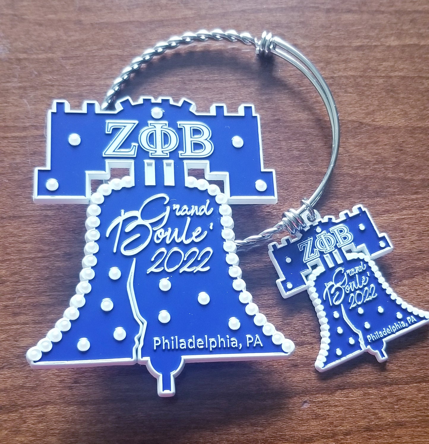 Grand Boule 2022 Pin & Bracelet Set