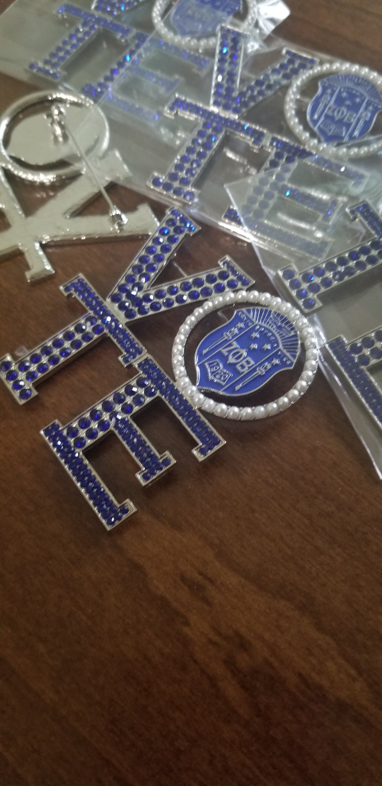 VOTE Zeta Pin