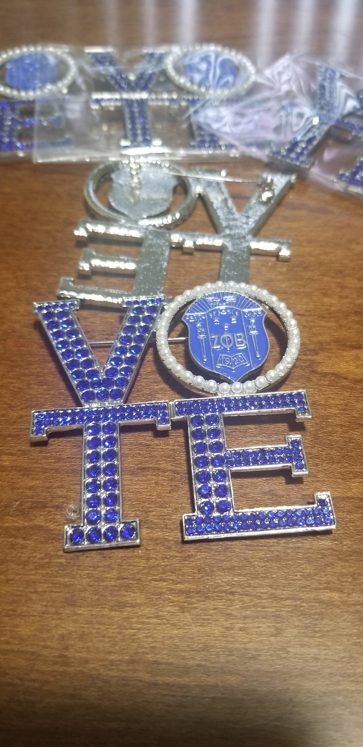 VOTE Zeta Pin