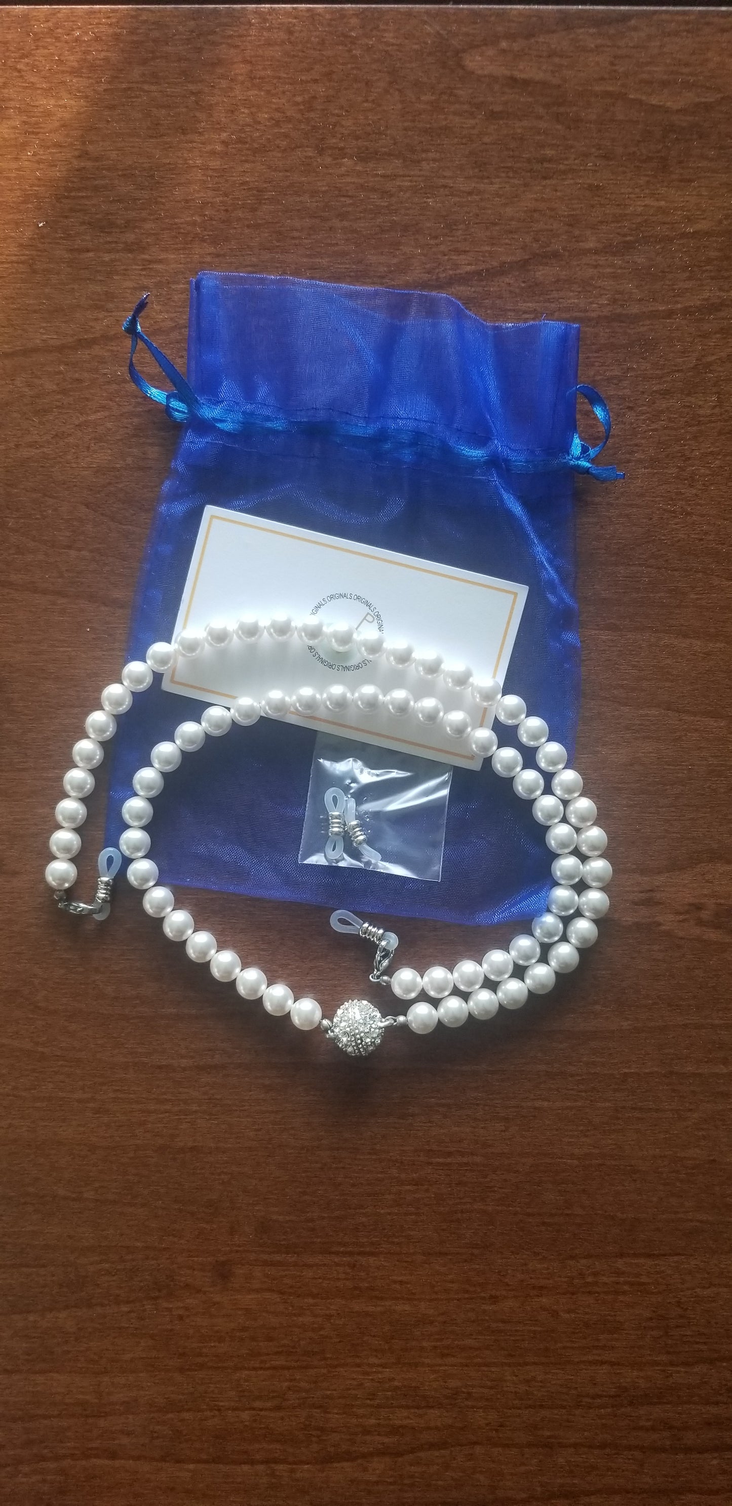 (PRE-ORDER) Pearl Custom Made Eyeglass Speclaces