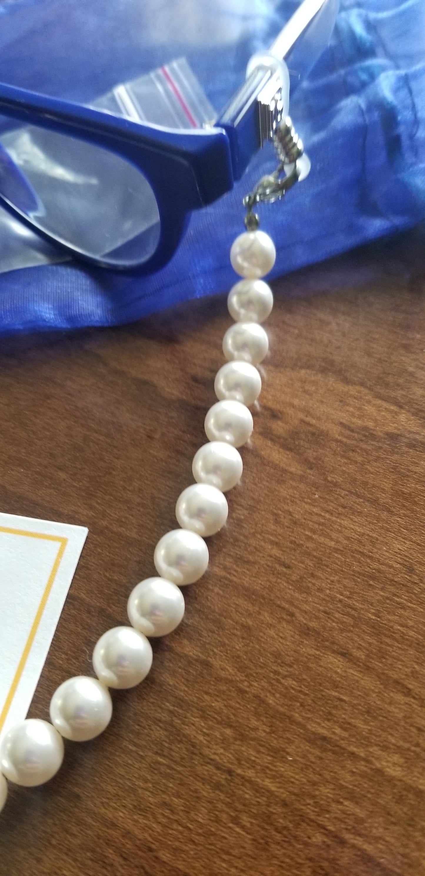 (PRE-ORDER) Pearl Custom Made Eyeglass Speclaces