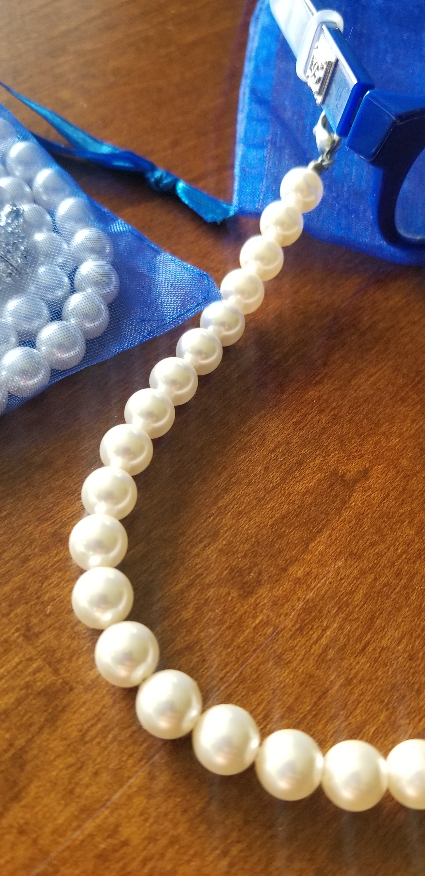 (PRE-ORDER) Pearl Custom Made Eyeglass Speclaces