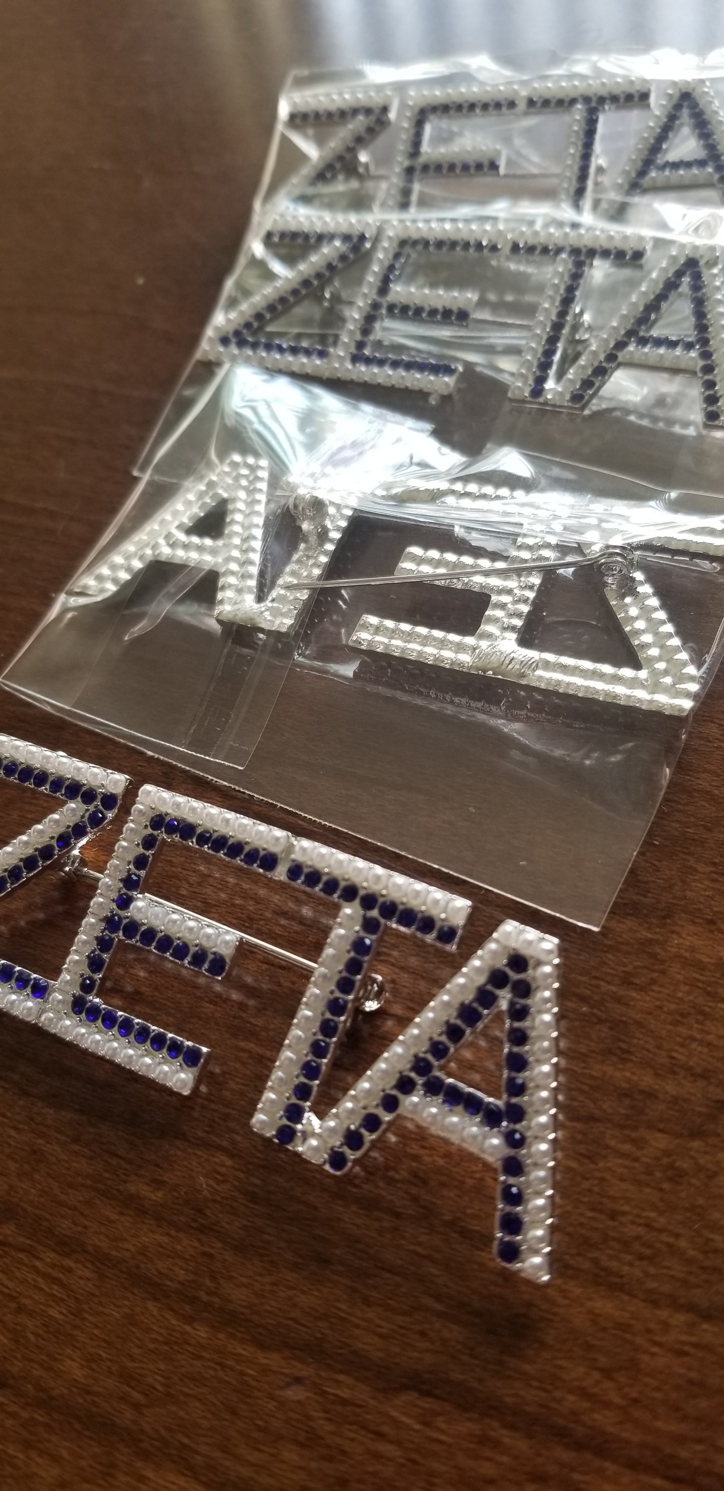 ZETA Pearl Brooch