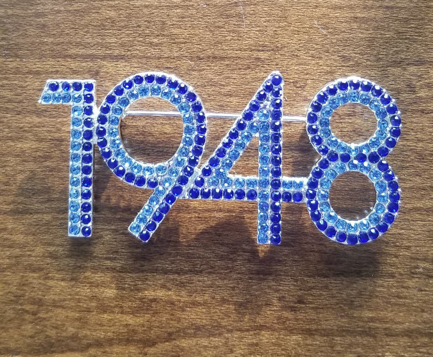 "1948" Shimmery lapel pin