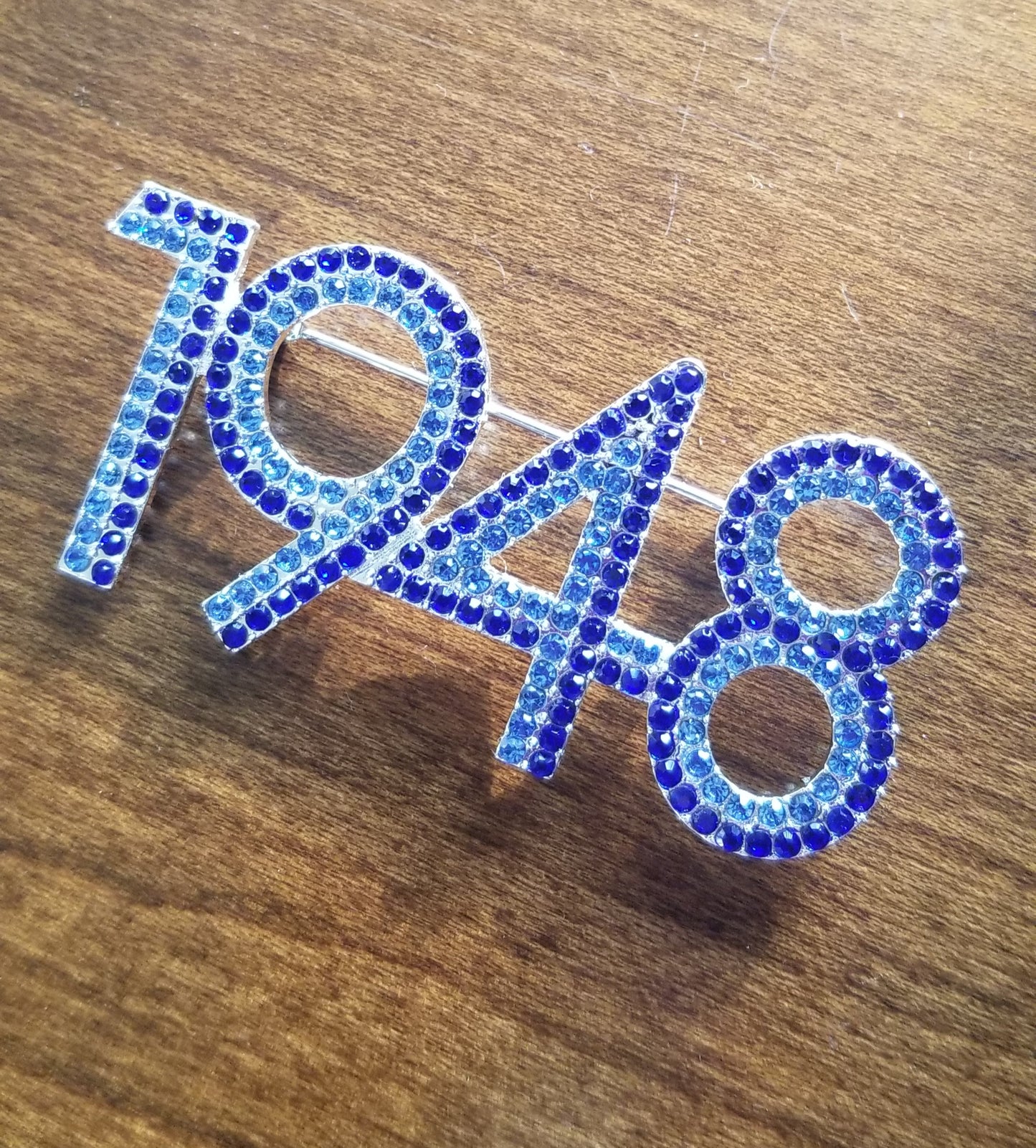 "1948" Shimmery lapel pin