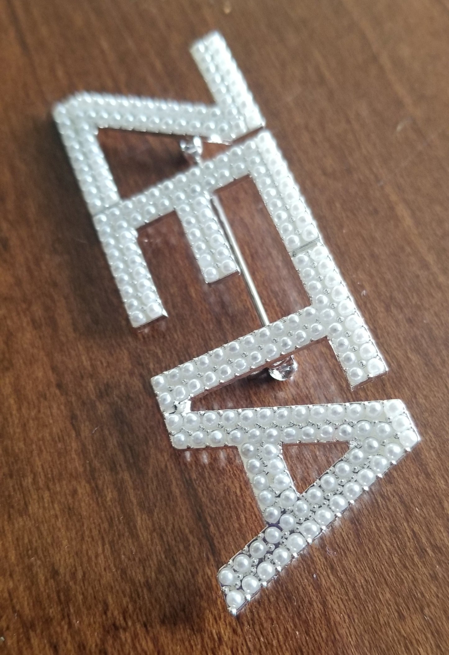 ZETA Pearl Brooch