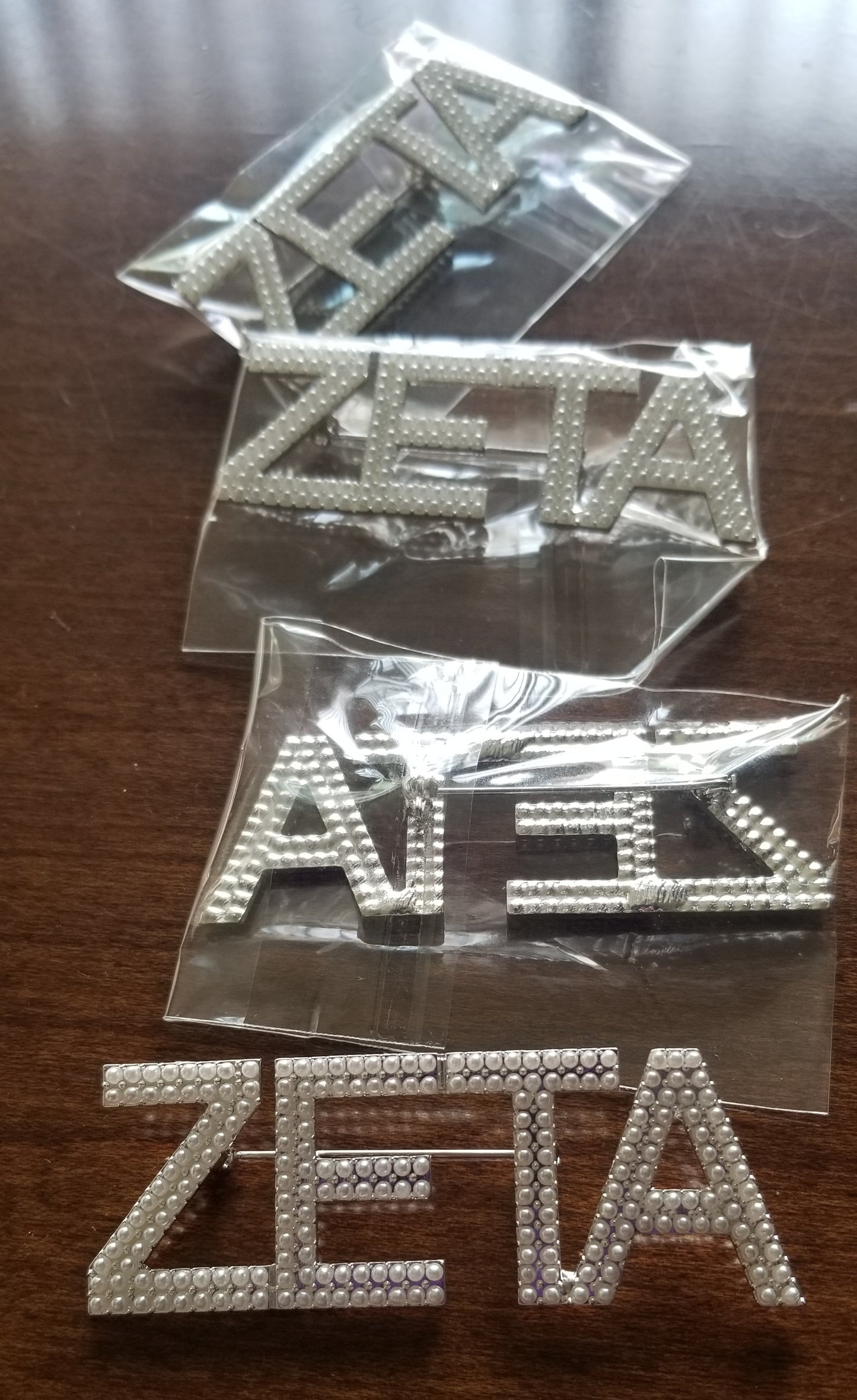 ZETA Pearl Brooch
