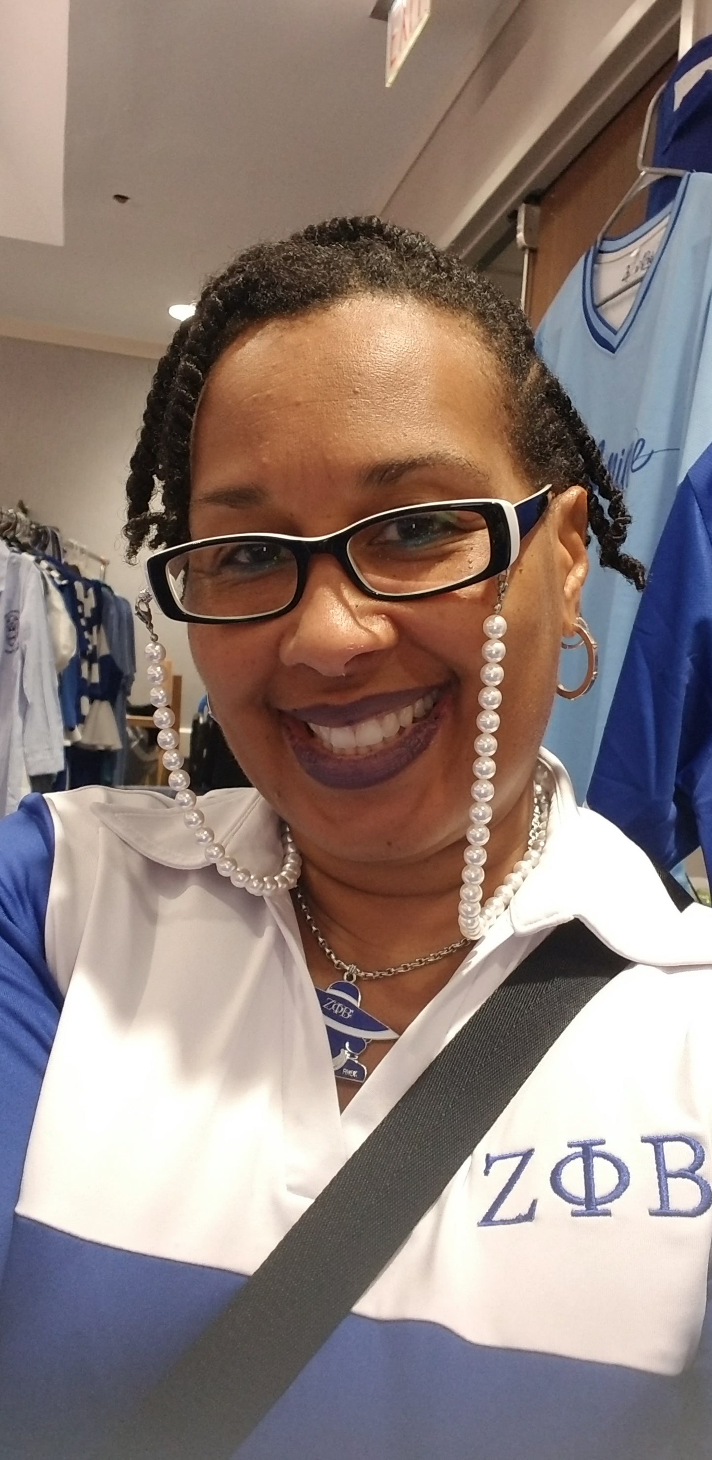 (PRE-ORDER) Pearl Custom Made Eyeglass Speclaces