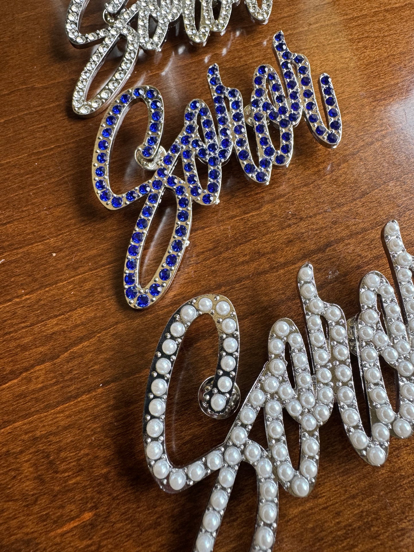 Soror Cursive Lapel Pin
