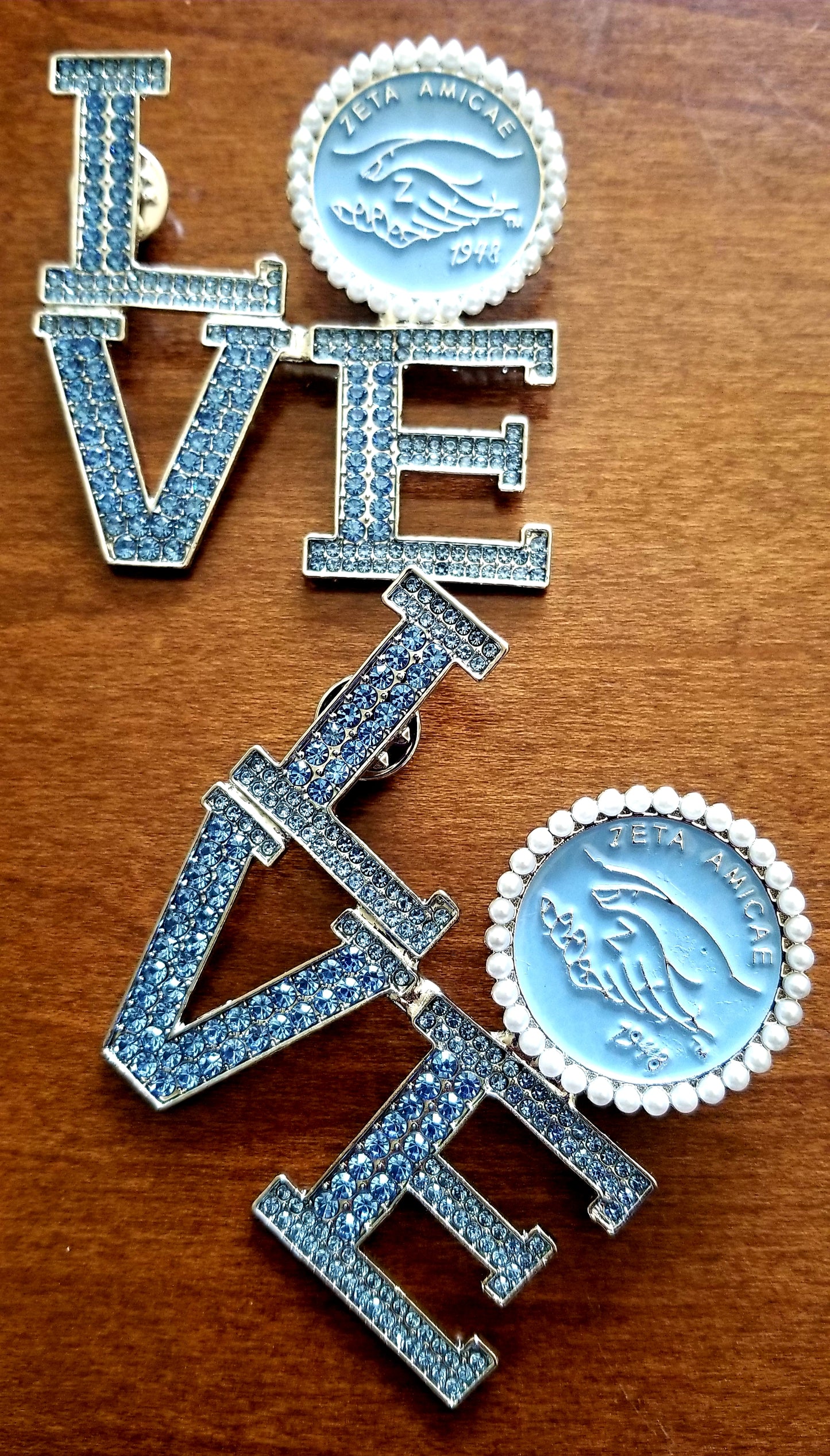 Love Zeta Amicae Pin