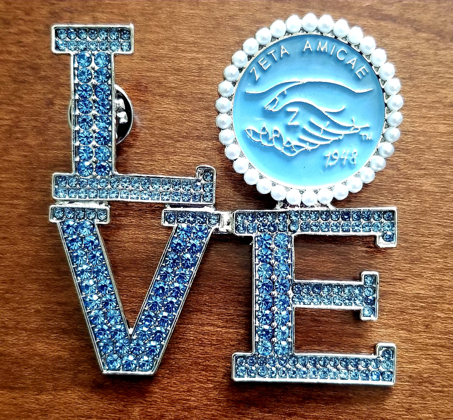 Love Zeta Amicae Pin