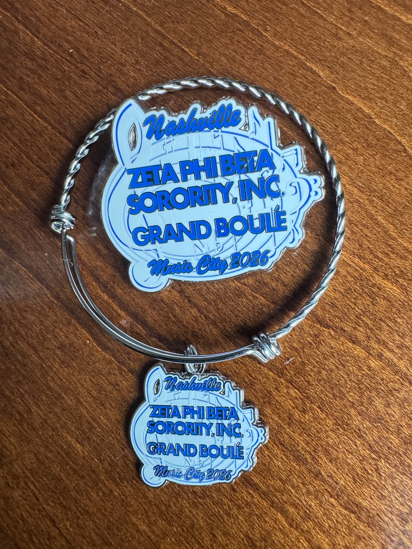 Grand Boule 2026 Pin & Bracelet Set