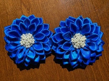 Load image into Gallery viewer, Flower Power Brooches
