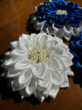 Load image into Gallery viewer, Flower Power Brooches
