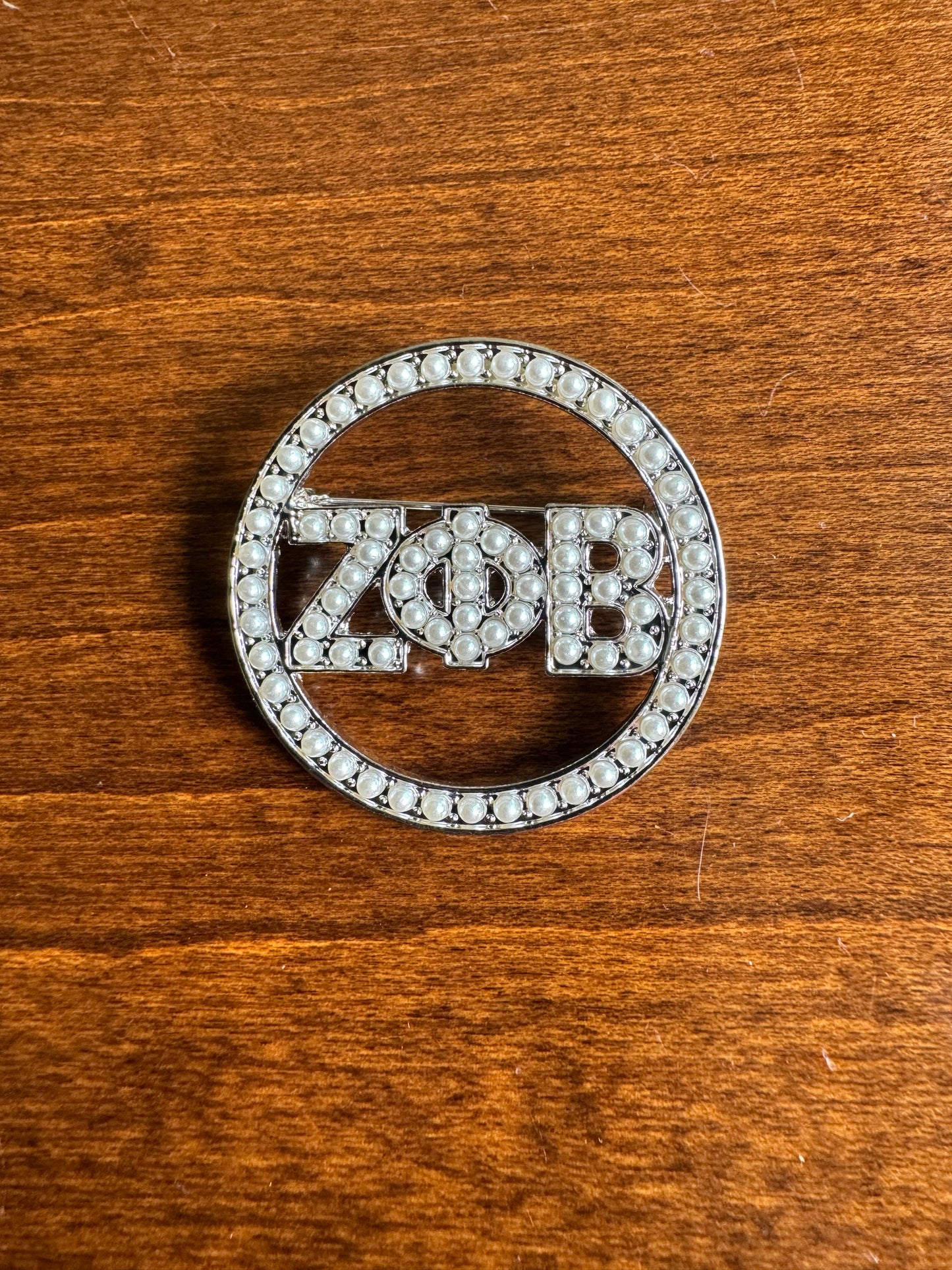 Zeta Greek Letter Circle Pearl Pin