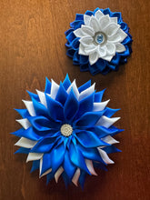 Load image into Gallery viewer, Flower Power Brooches
