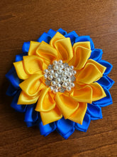 Load image into Gallery viewer, Flower Power Brooches
