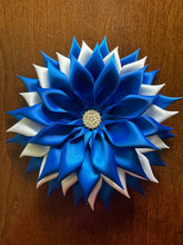 Load image into Gallery viewer, Flower Power Brooches
