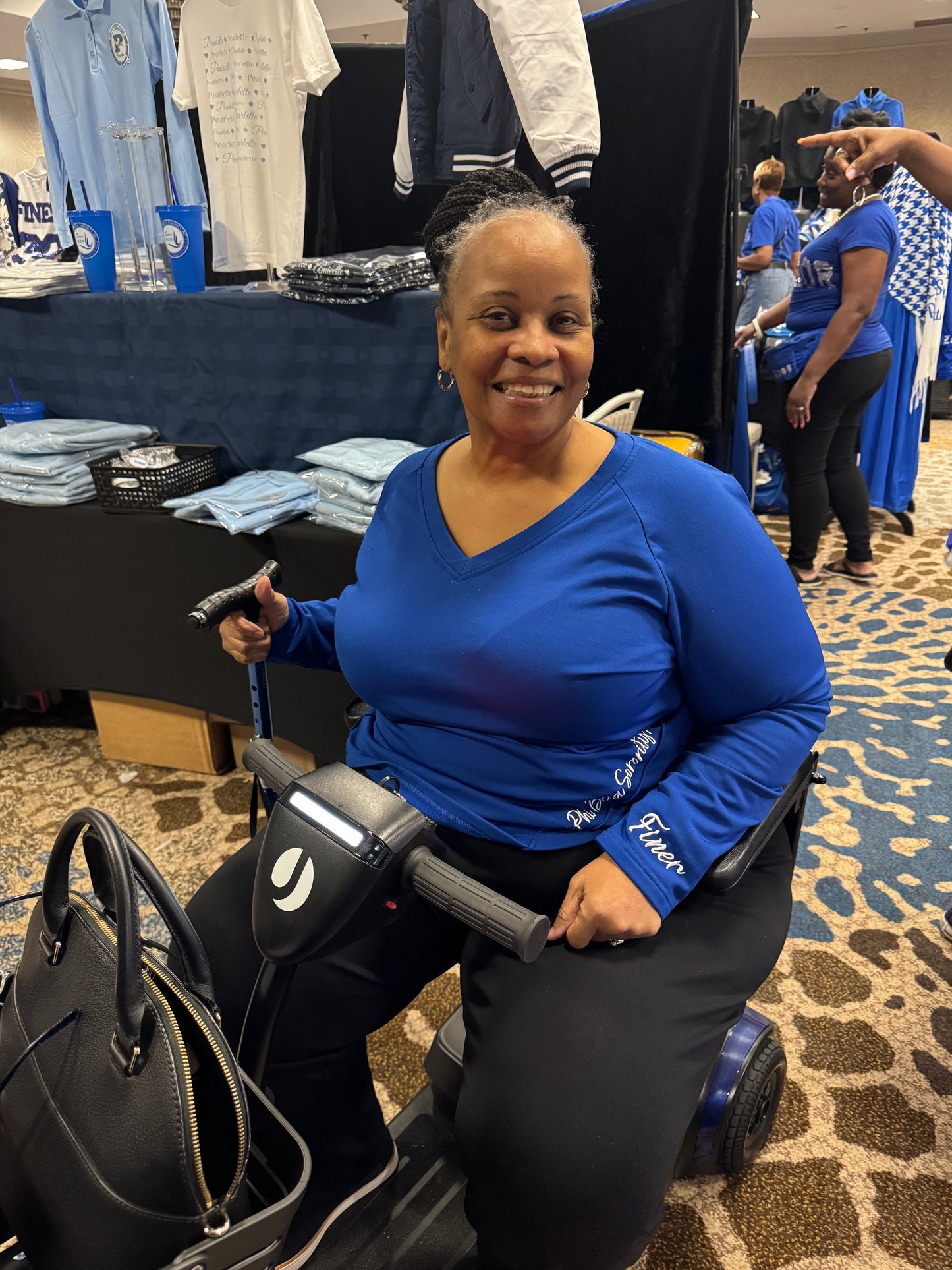 V-neck Heavyweight Zeta Pullover (WHITE or BLUE)