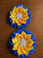 Load image into Gallery viewer, Flower Power Brooches
