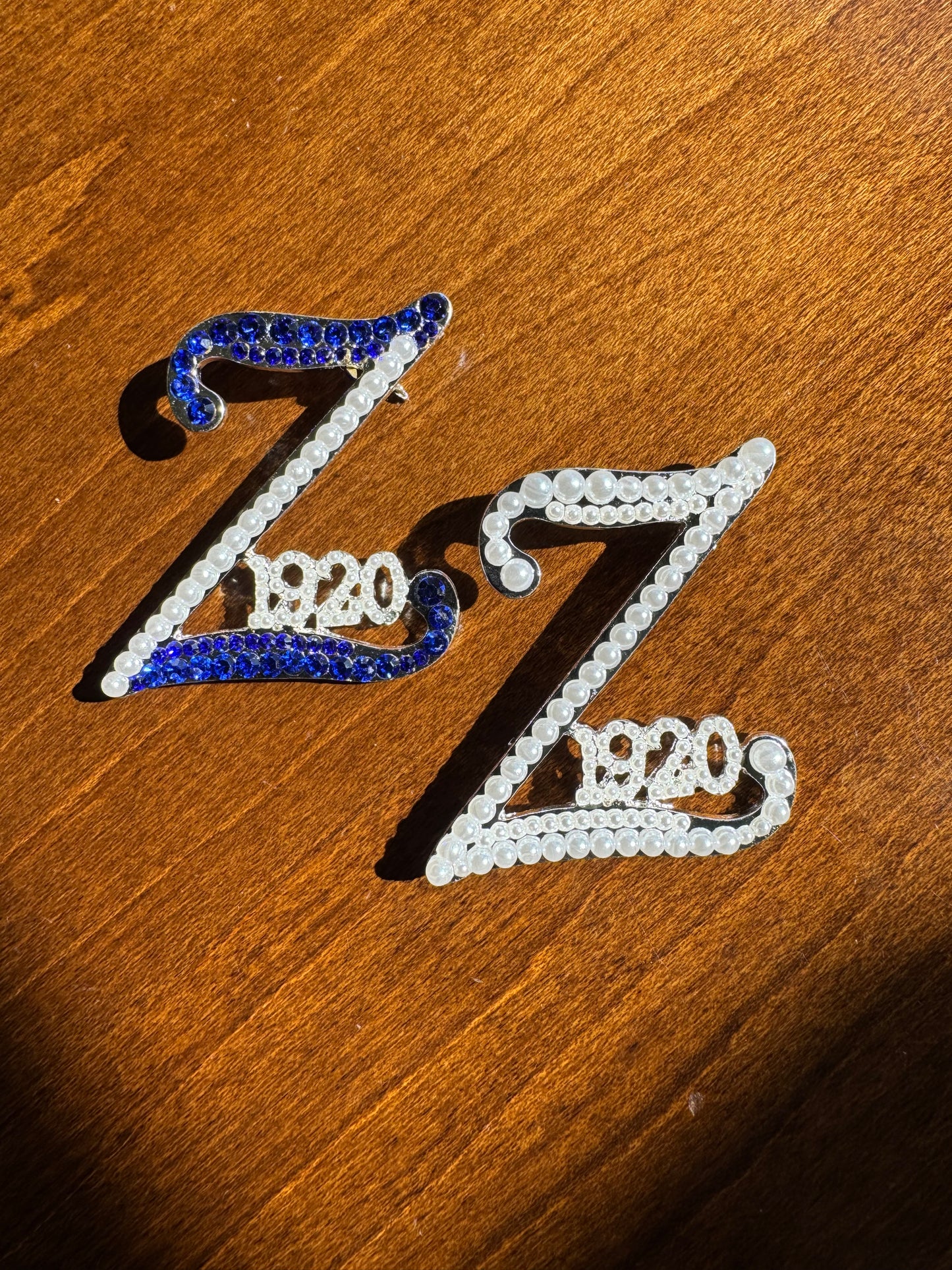 Cursive Z lapel pin