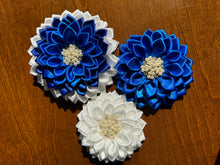 Load image into Gallery viewer, Flower Power Brooches
