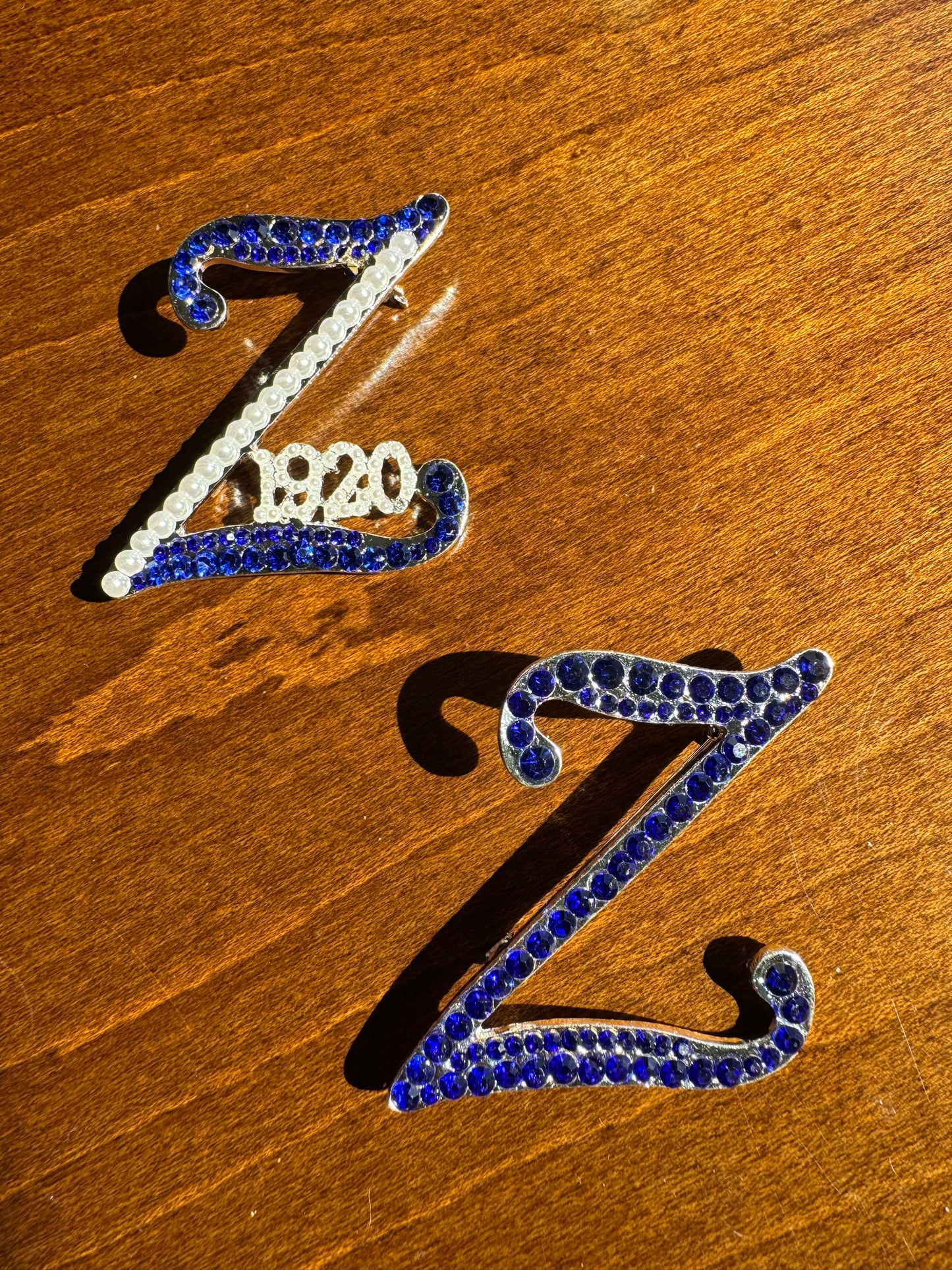 Cursive Z lapel pin