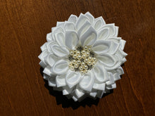 Load image into Gallery viewer, Flower Power Brooches
